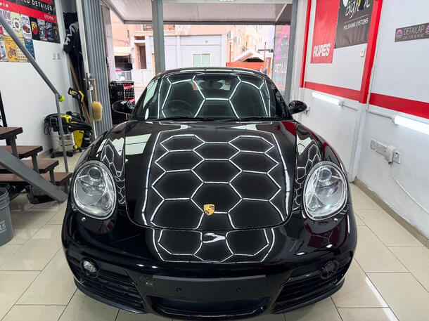 PORSCHE